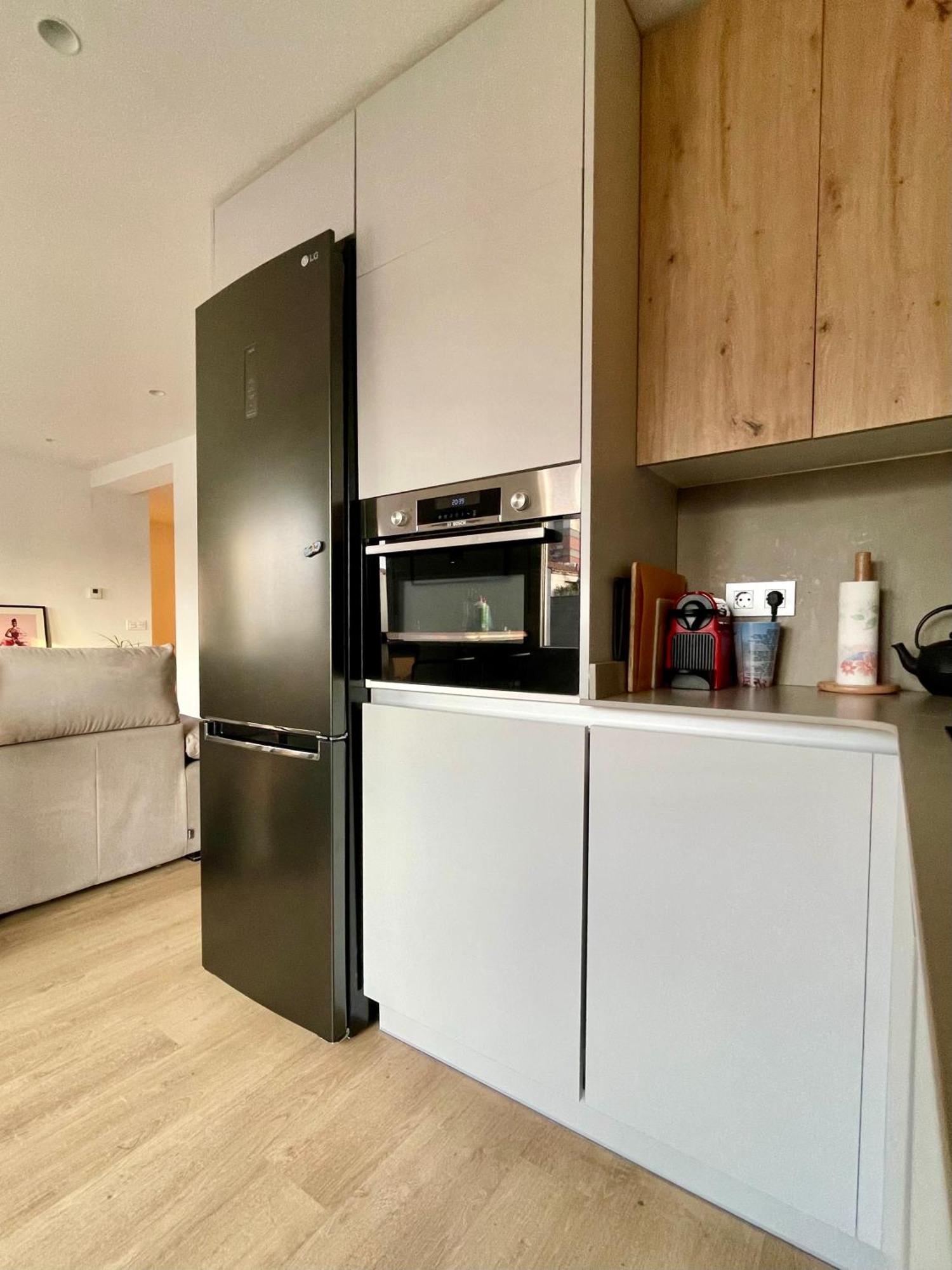 Piso De 2 Habitaciones En Centro, Zona Muy Tranquila Con Playa A 2 Min Andando Gijón Zewnętrze zdjęcie
